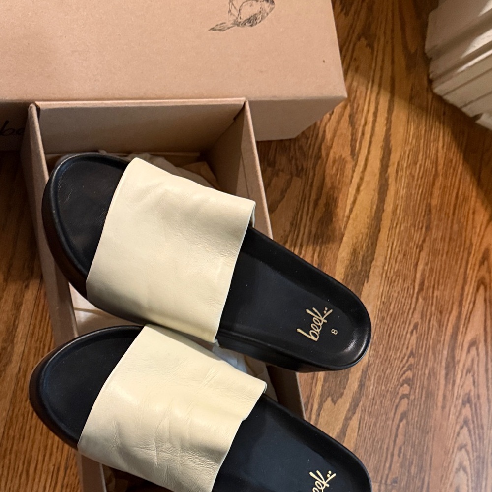 beek Cream Wide-Band Leather Slide Sandals with Black Footbed